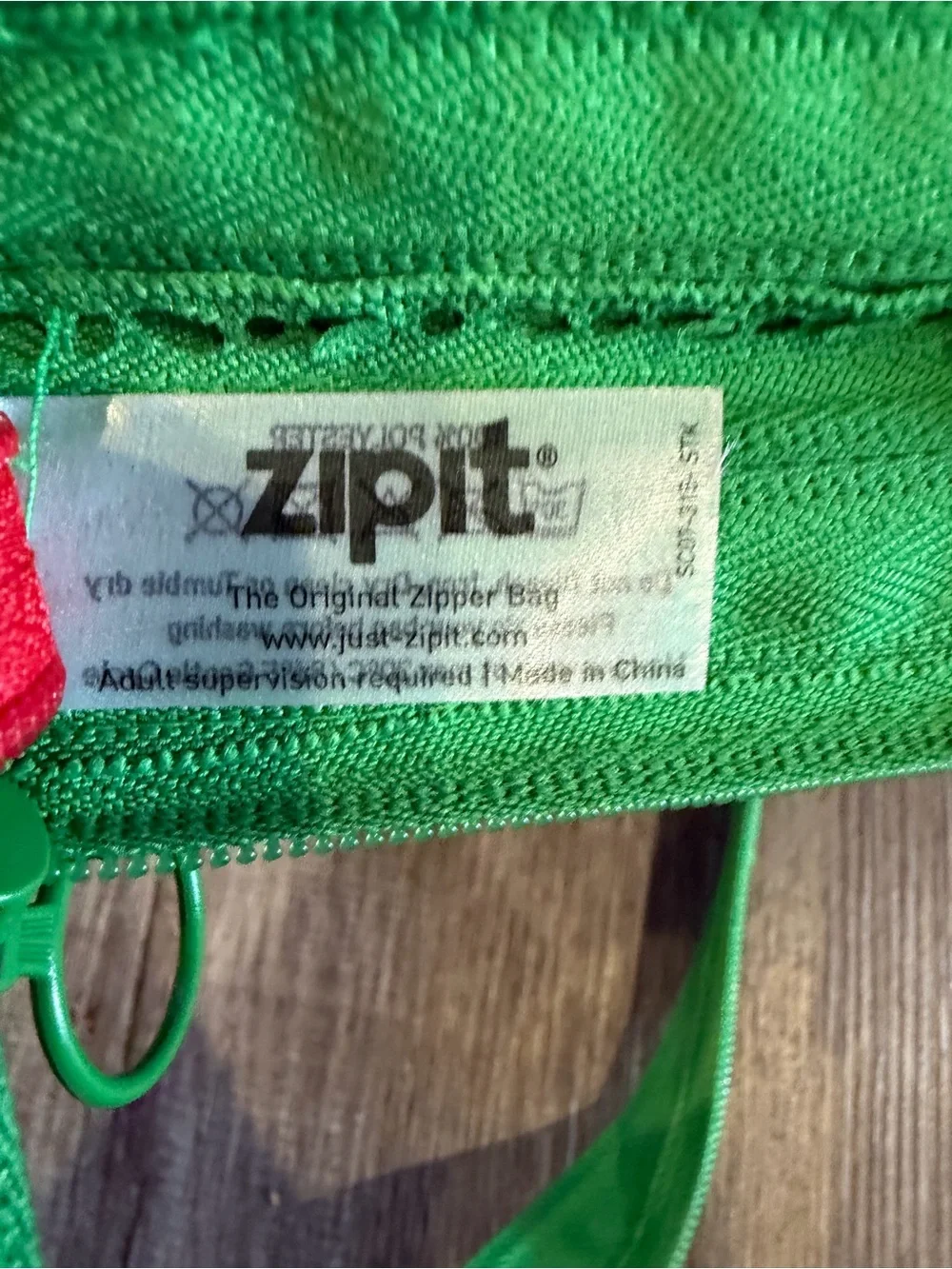 ZIPIT Green Frog Coin Pouch with Red Tongue